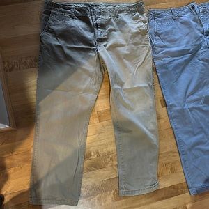 40x32 Men’s Khaki Pants Old Navy